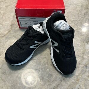 NWT New Balance Arishi V2 toddler sneakers black and silver size 8